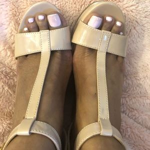 Steve Madden Nude Wedges